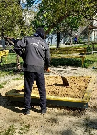 Новини Харкова: комунальники дитячі майданчики у Харкові
